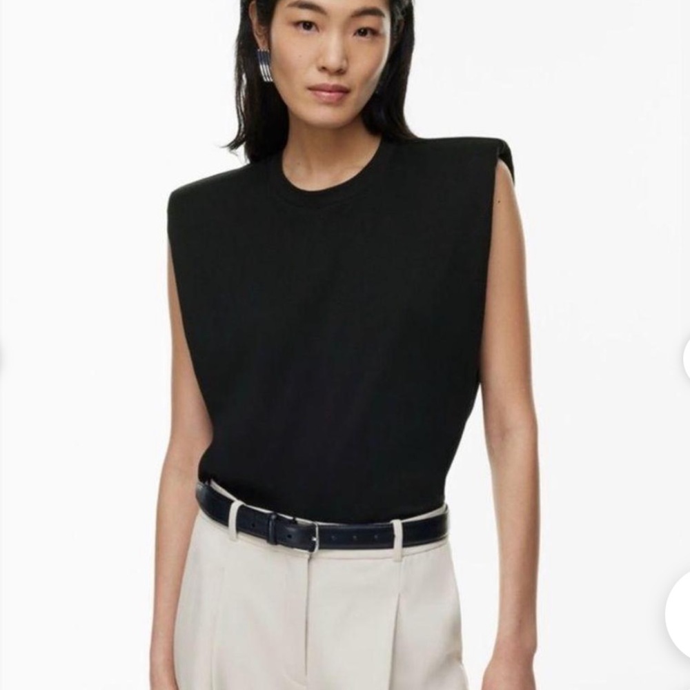 Babaton 1X Black Sleeveless Tee with shoulder pads